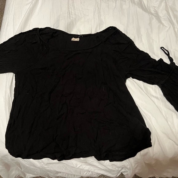 Hollister Top - Picture 1 of 3